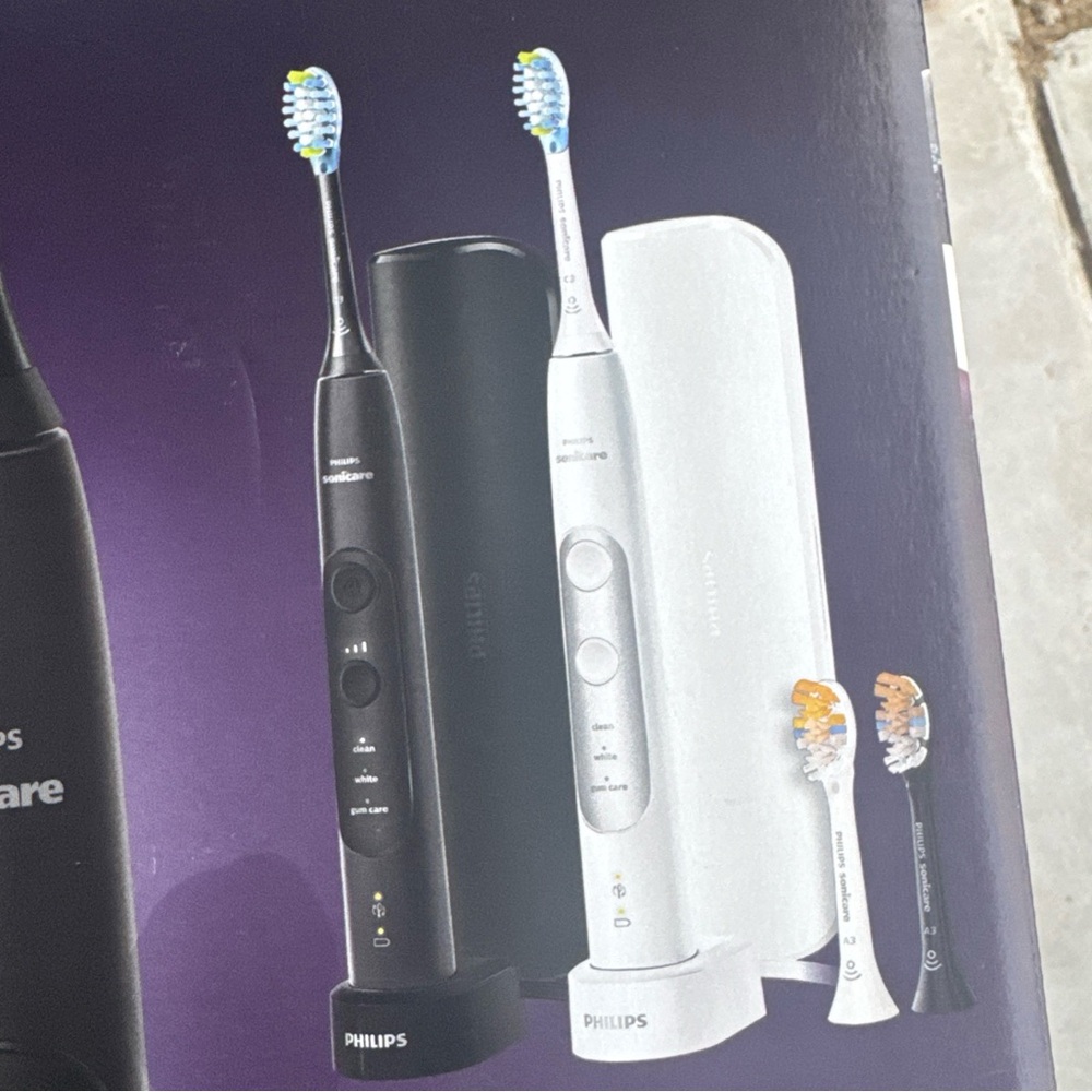 Philips Sonicare ProfessionalClean Toothbrush - Black and White - Picture 4 of 7